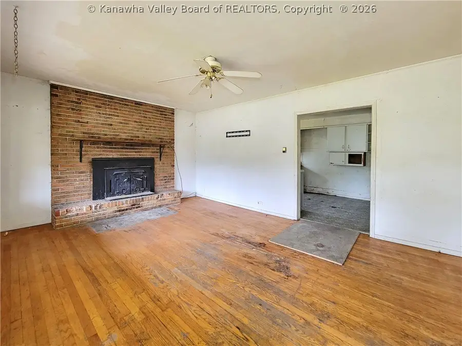 114 West Virginia Street, Glen White, WV 25849 - #3