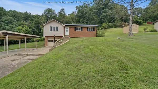 122 Kens Lake Estates, Winfield, WV 25213