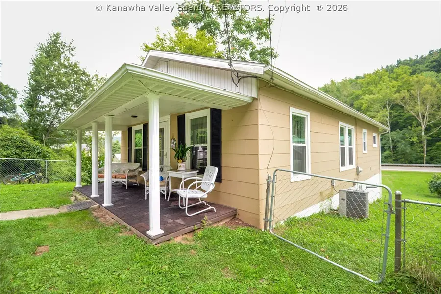 647 Austin Drive, Saint Albans, WV 25177 - #3