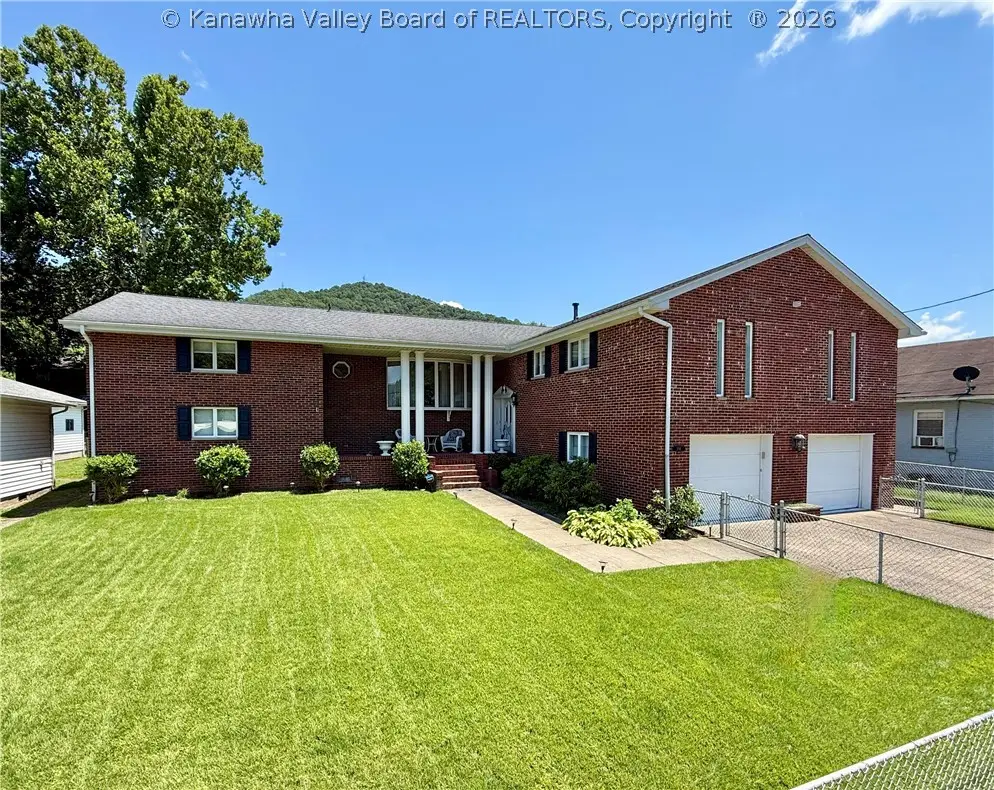 206 2nd Avenue, Glasgow, WV 25086 - #1