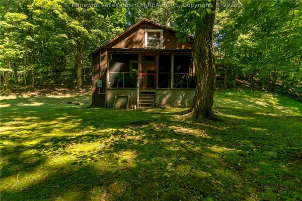 113 Shawnee Drive, Hillsboro, WV 24946