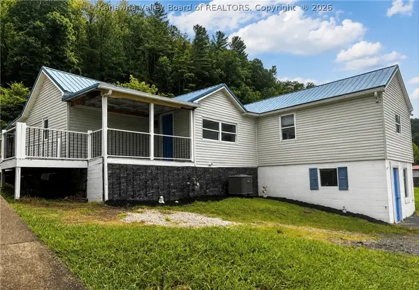 906 Main Street, Chapmanville, WV 25508