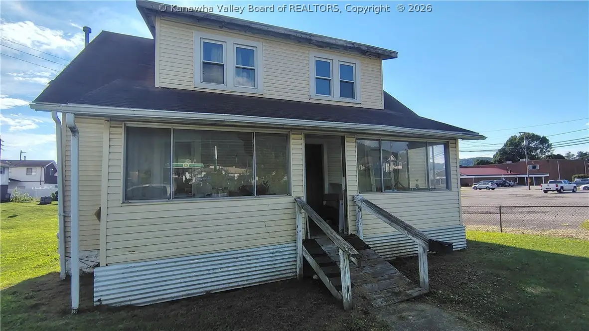 14 Layne Avenue, Nitro, WV 25143 - #1