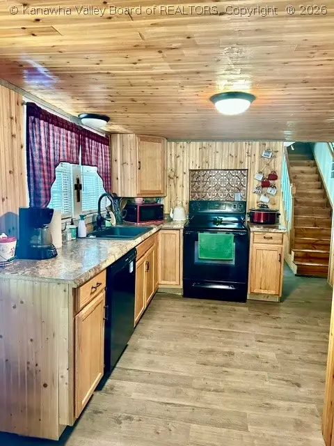 211 Snowhill Drive, Charleston, WV 25311 - #2