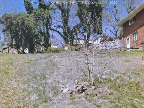 837 Watts Street, Charleston, WV 25302