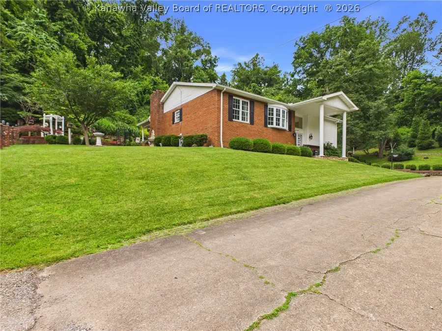 1094 Green Meadow Road, Charleston, WV 25314 - #3