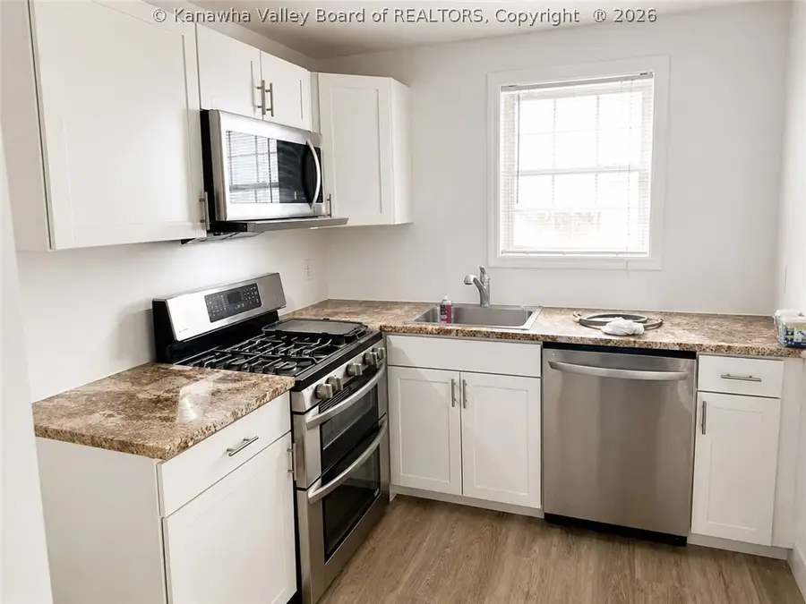 6512 Maccorkle Avenue Se, Charleston, WV 25304 - #2