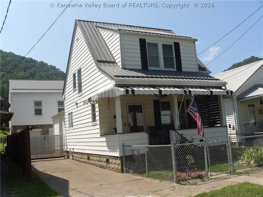 717 5th Avenue, Montgomery, WV 25136 - #3