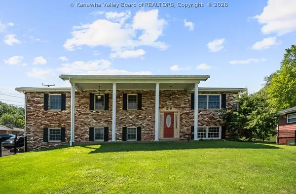 1815 Pinewood Drive, Sissonville, WV 25320