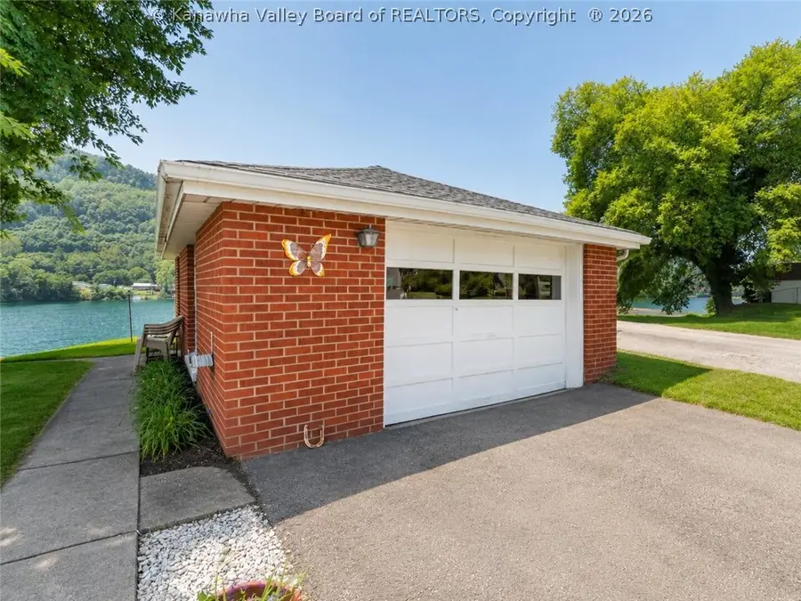 1206 E Riverview Drive, Belle, WV 25015 - #2