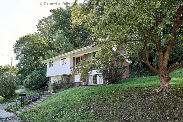 54 Sunset Drive, Charleston, WV 25301