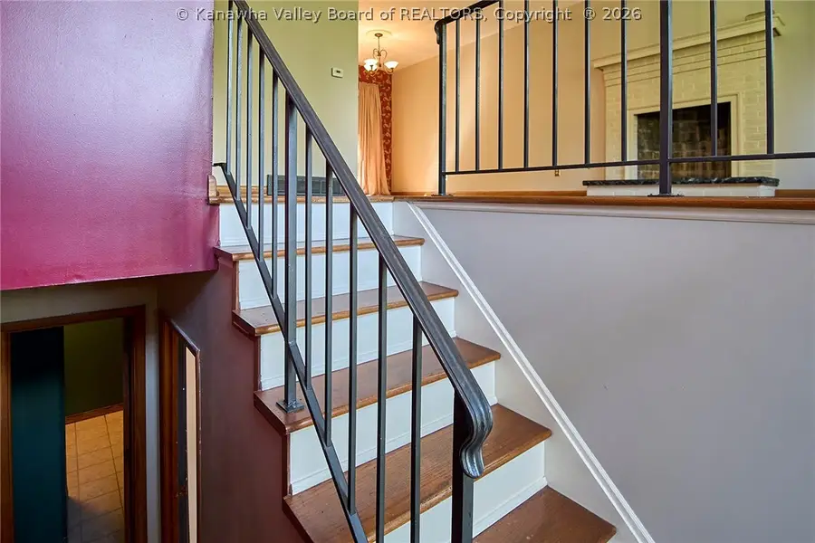 54 Sunset Drive, Charleston, WV 25301 - #3