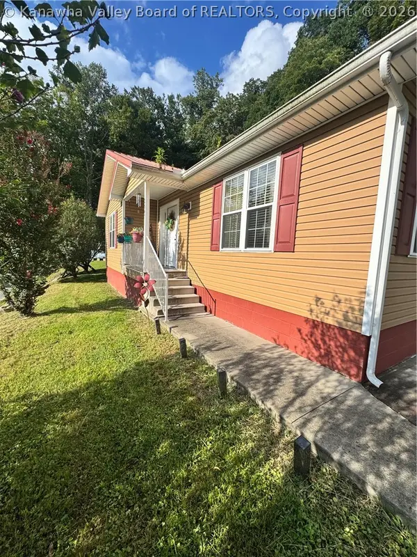 2507 Crawley Creek Road, Chapmanville, WV 25508