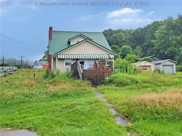 255 Maple Lane, Mount Hope, WV 25880