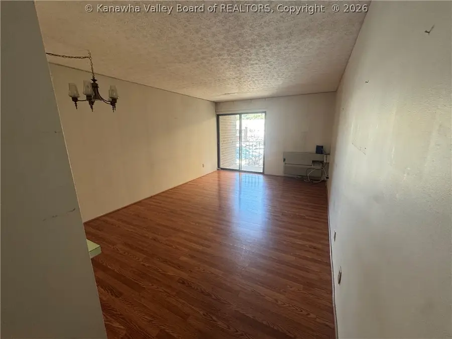 2106 Kanawha Boulevard E #211, Charleston, WV 25311 - #3