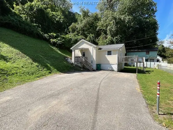 32 Olivewood Lane, Charleston, WV 25306