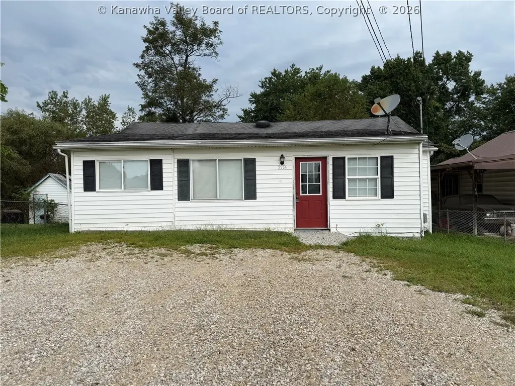 2556 Conner Avenue, Hurricane, WV 25526 - #1