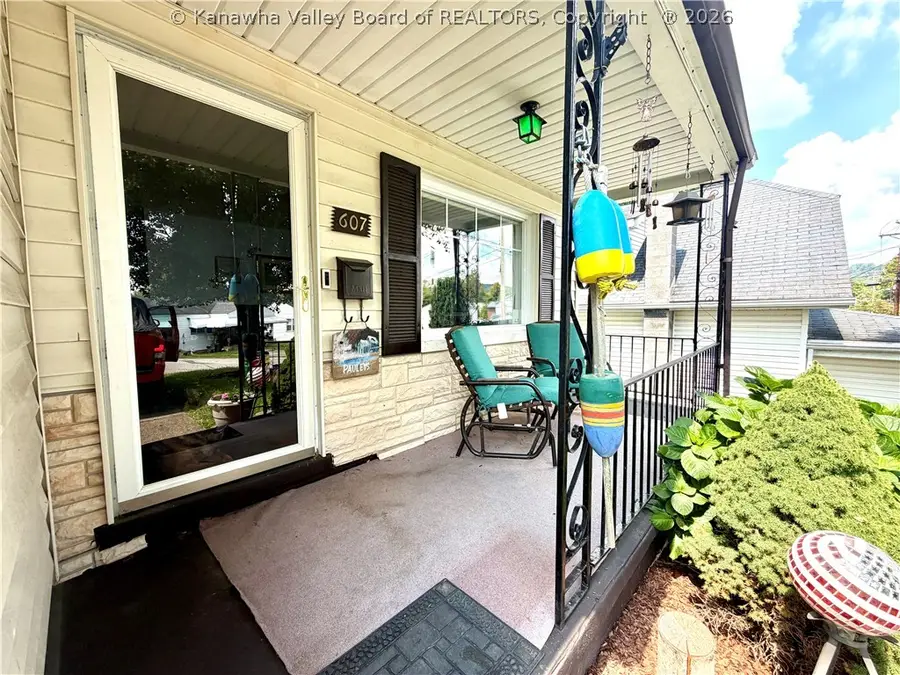 607 Cunningham Street, Saint Albans, WV 25177 - #2
