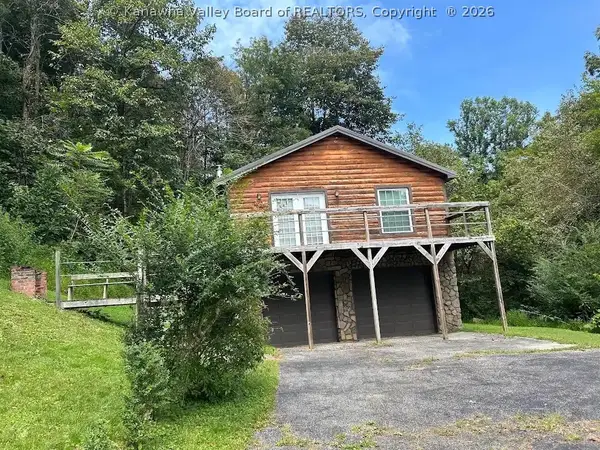 208 Spooky Lane, Charleston, WV 25306