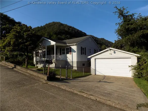 126 Lincoln Avenue, Belle, WV 25015