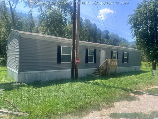 5371 Straight Fork, Griffithsville, WV 25521