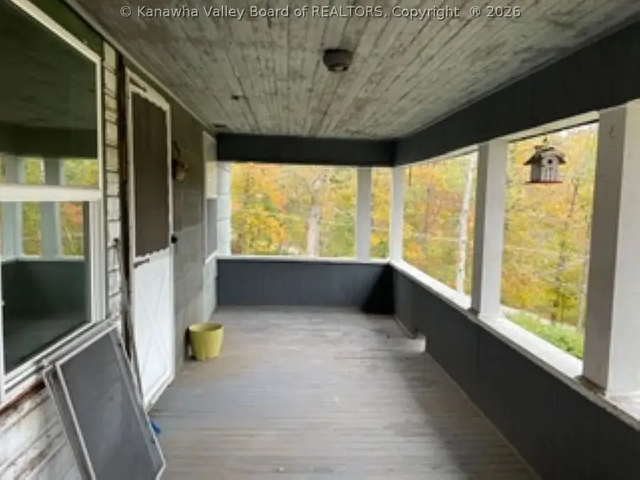 210 Cochran Circle, Nitro, WV 25143 - #3