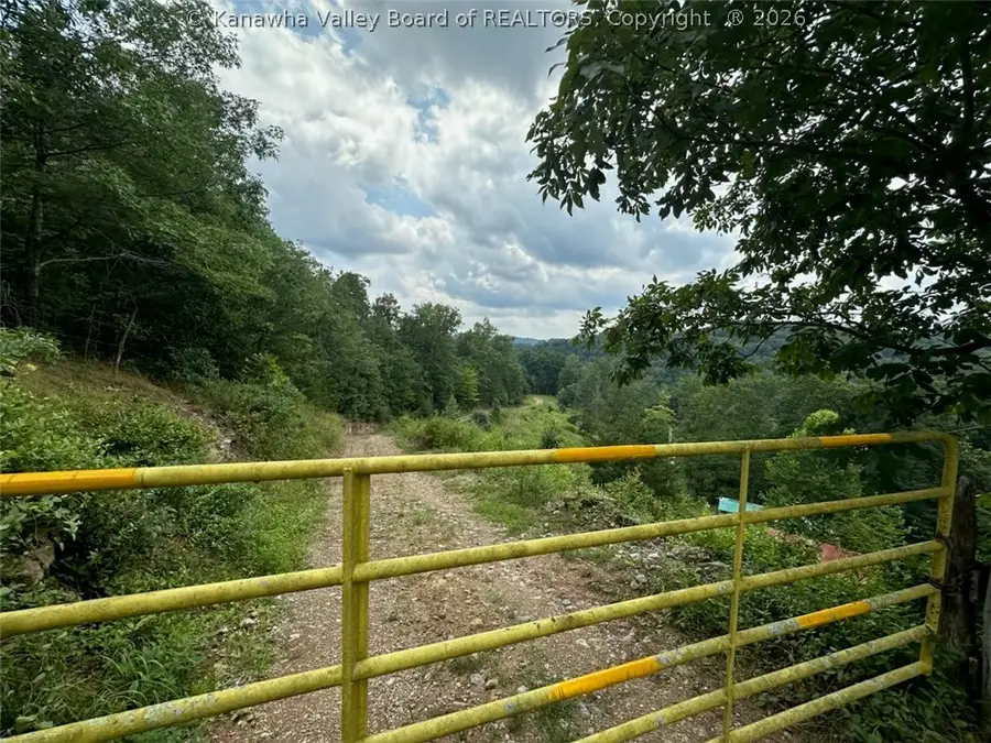 409 Hidden Farms Road, Poca, WV 25159 - #2