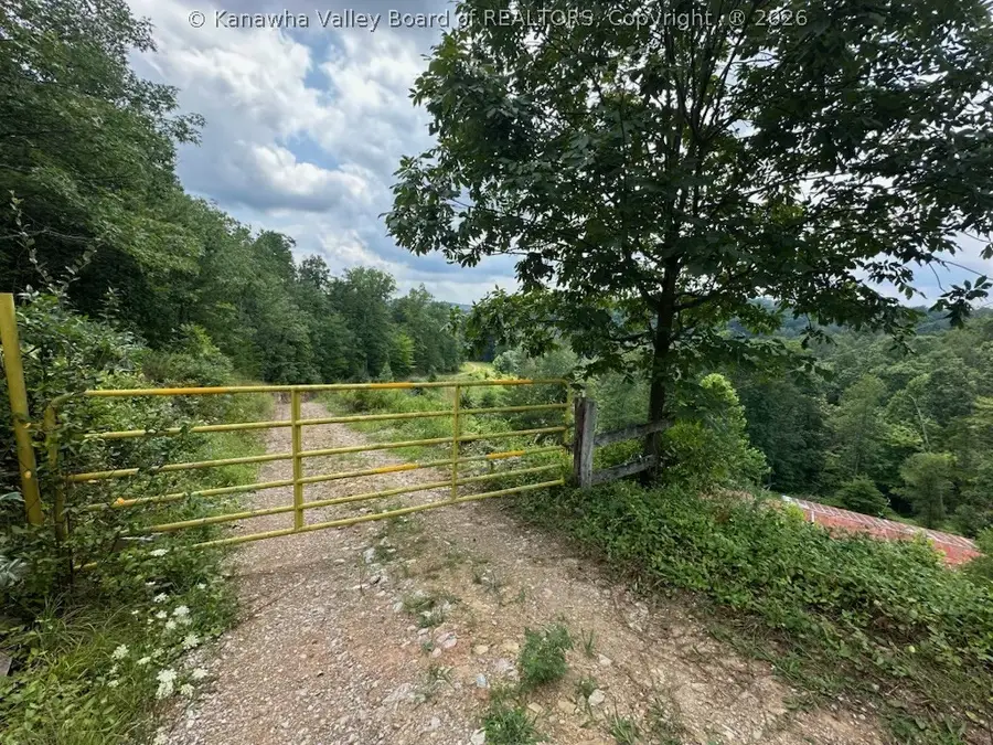 409 Hidden Farms Road, Poca, WV 25159 - #3