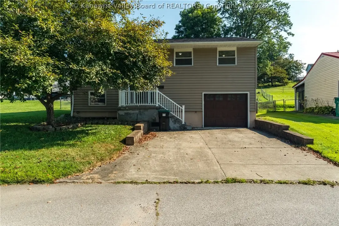 318 Belvue Drive, Hurricane, WV 25526 - #1
