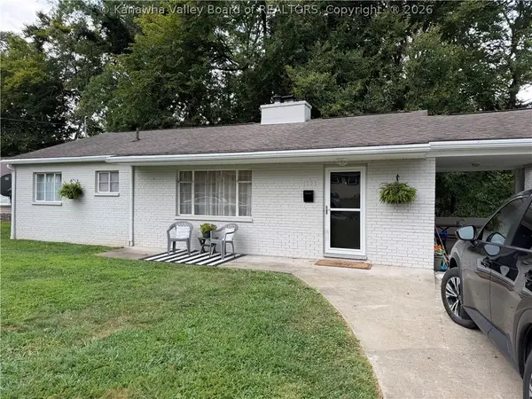 1151 Summit Drive, St Albans, WV 25177