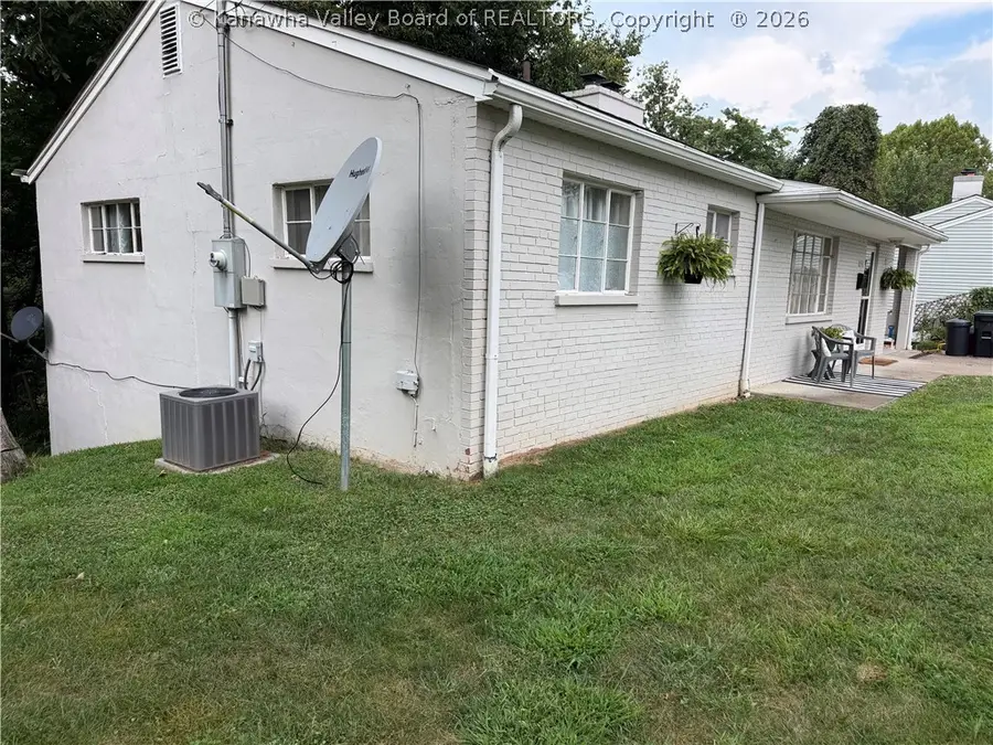 1151 Summit Drive, Saint Albans, WV 25177 - #2