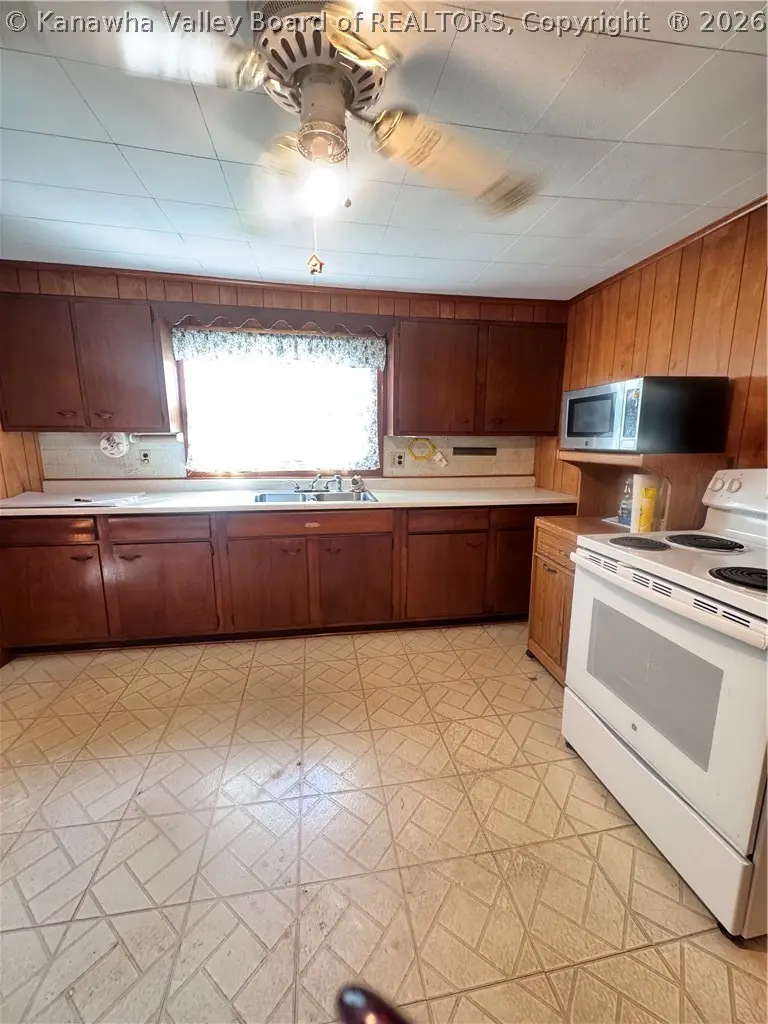 12953 Charleston Road, Kenna, WV 25248 - #3