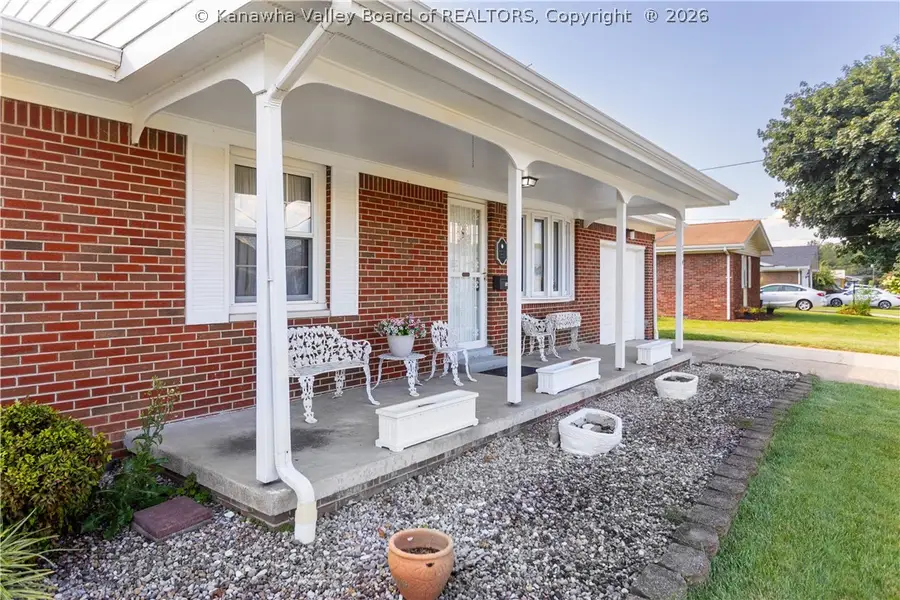 154 Shawnee Estates, Winfield, WV 25213 - #2
