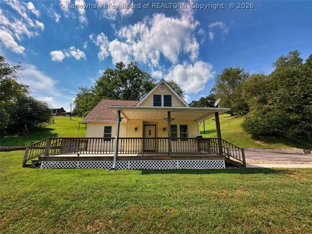 1089 Robertson Drive, Clendenin, WV 25045 - #1