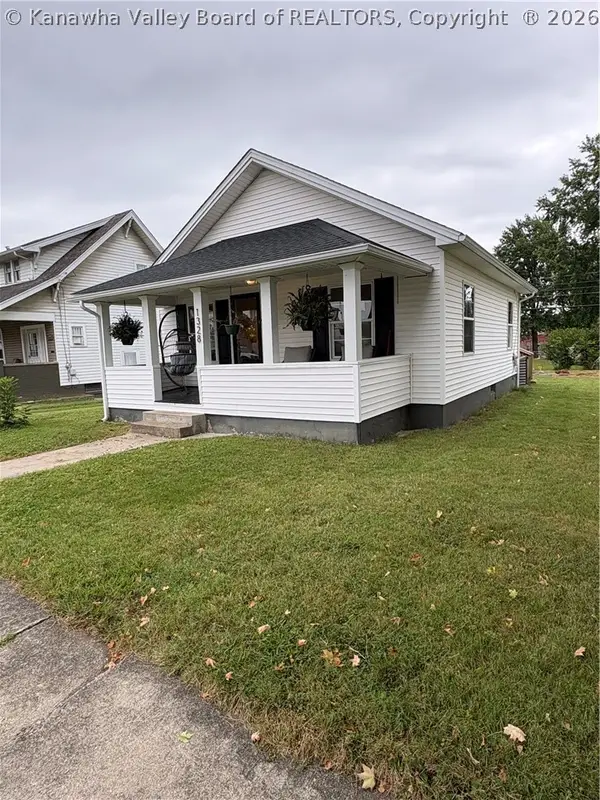 1328 Grosscup Avenue, Dunbar, WV 25064