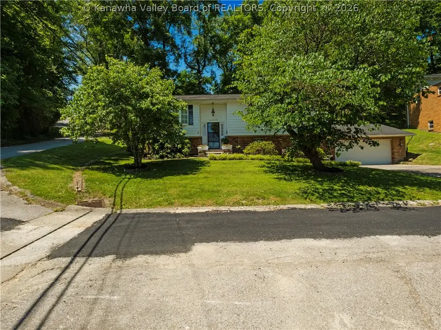 241 Lakeview Drive, Saint Albans, WV 25177 - #2