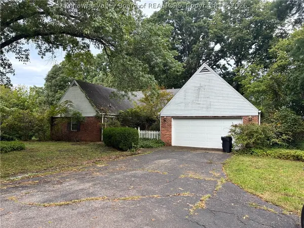 6372 Dupont Road, Washington, WV 26181