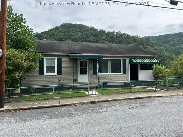 323 Highland Avenue, Mullens, WV 25882 - #3