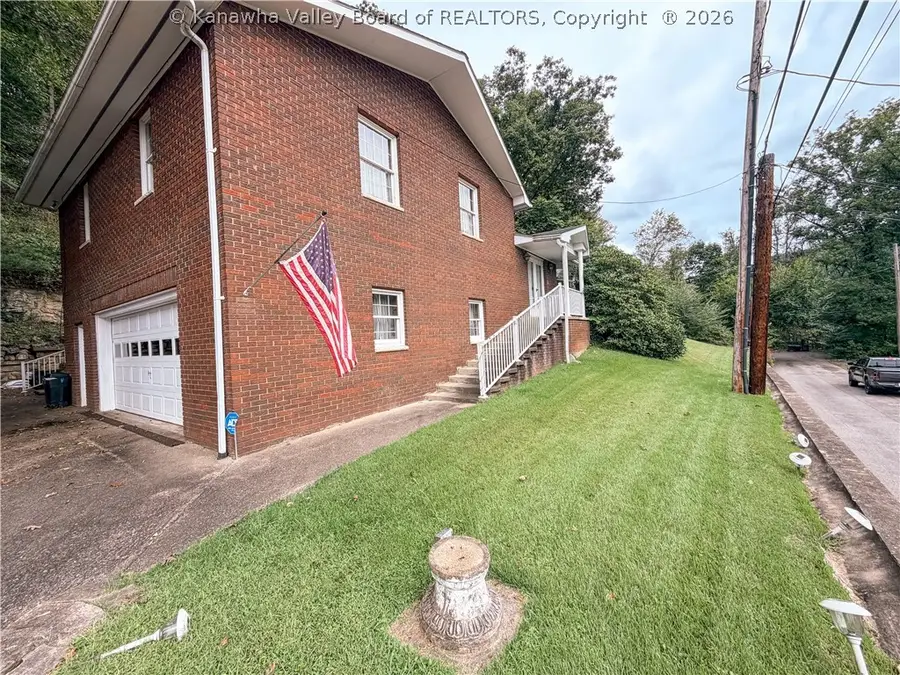 212 Hillcrest Drive, Logan, WV 25601 - #2