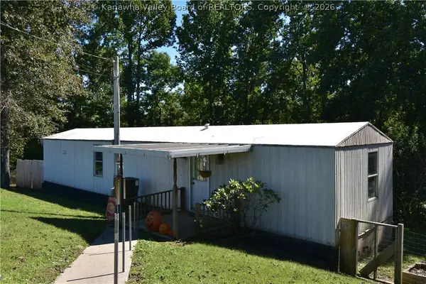 182 Upward Way, Red House, WV 25168