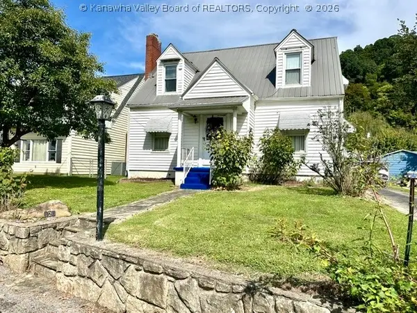 120 W Reynolds Avenue, Belle, WV 25015