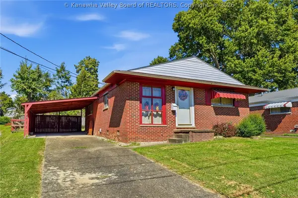 300 Ada Dell Avenue, Hurricane, WV 25526