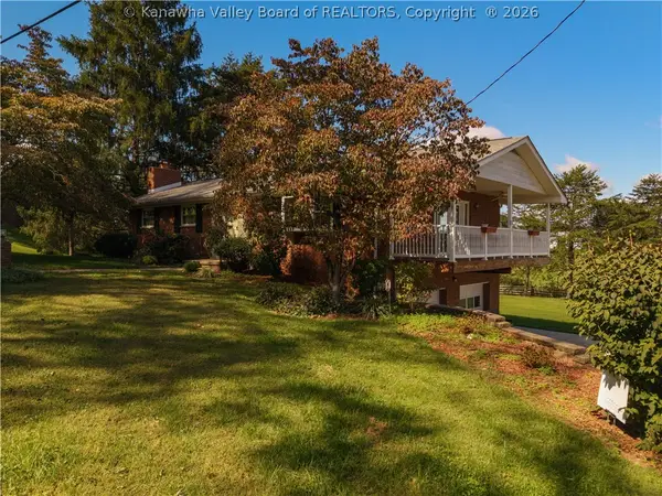 220 Pinewood Drive, Hurricane, WV 25526