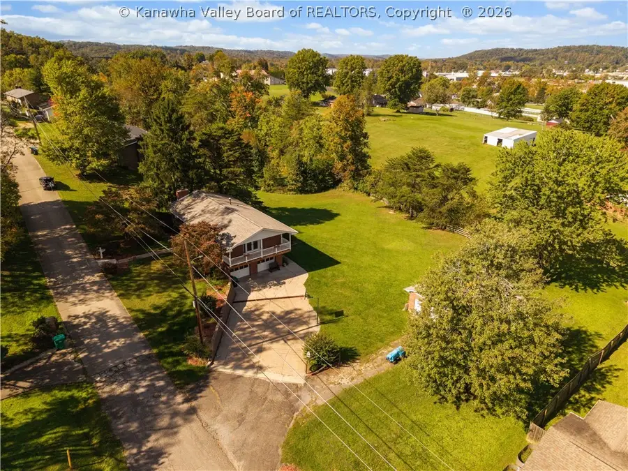 220 Pinewood Drive, Hurricane, WV 25526 - #2