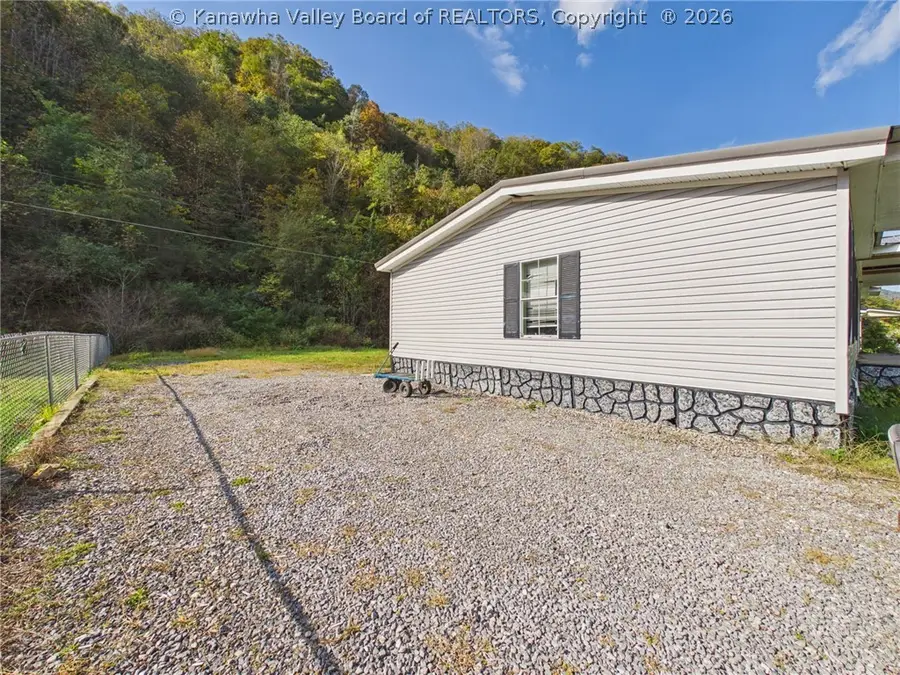 127 Harvey Drive, Delbarton, WV 25670 - #3