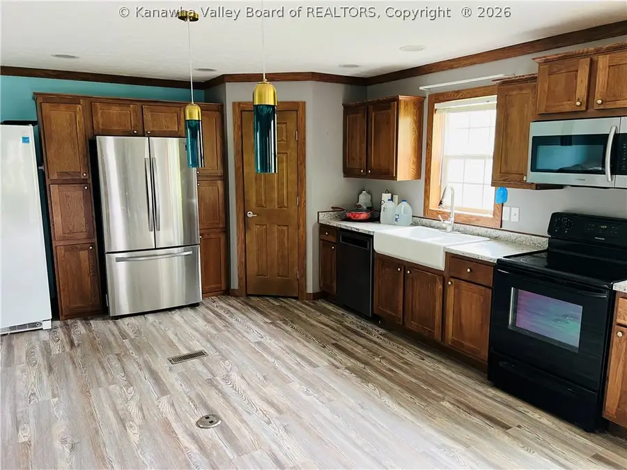 81 Adams Drive, Kenna, WV 25248 - #2