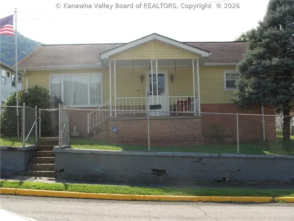 72 Howard Avenue, Smithers, WV 25186
