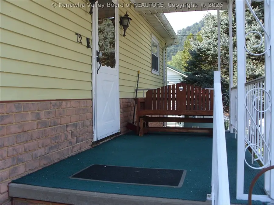 72 Howard Avenue, Smithers, WV 25186 - #3