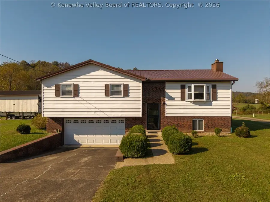 595 Ferrell Road, Saint Albans, WV 25177 - #2