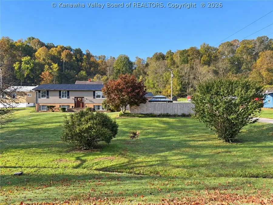 203 7th Street, New Haven, WV 25265 - #2